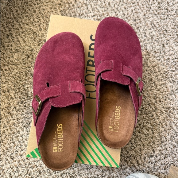 Women’s Slip On Clogs - Picture 4 of 6